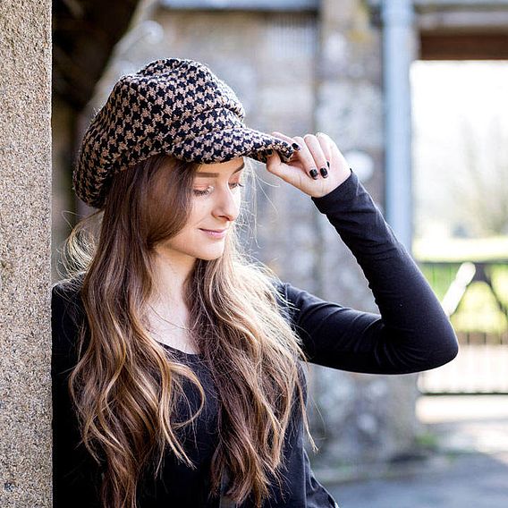 The Tatton Hat - Giant Black Houndstooth