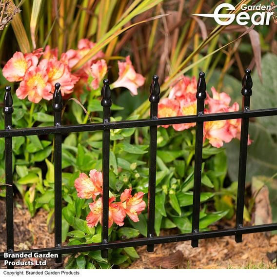 Garden Gear - Clarence Metal Finial Garden Border