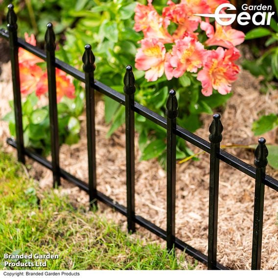 Garden Gear - Clarence Metal Finial Garden Border